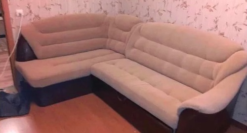 Перетяжка углового дивана. Кириши